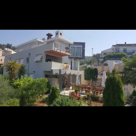 In With Sea View, Terrace, Air Conditioning, Wifi 4328-5 Trogir